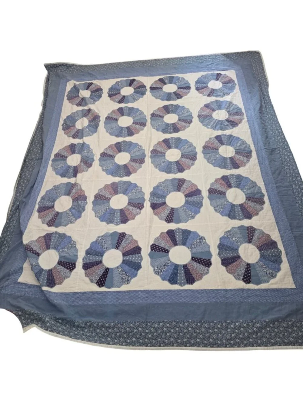Vintage Handmade Blue Floral Dresden Plate Quilt 79 x 93